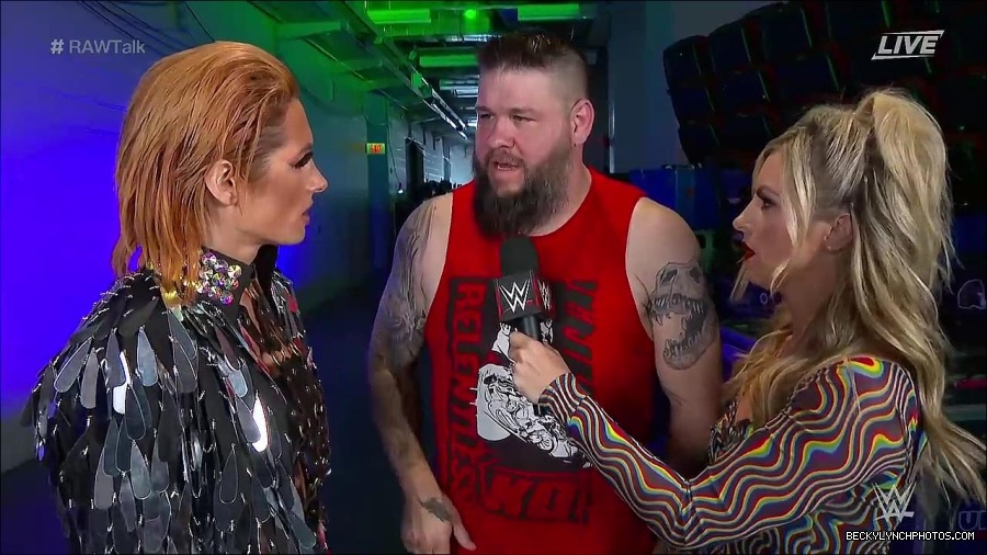 WWE_Raw_Talk_2022_05_30_720p_WEB_h264-HEEL_mp4_000891388.jpg