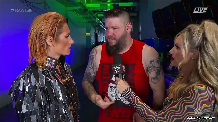 WWE_Raw_Talk_2022_05_30_720p_WEB_h264-HEEL_mp4_000891788.jpg