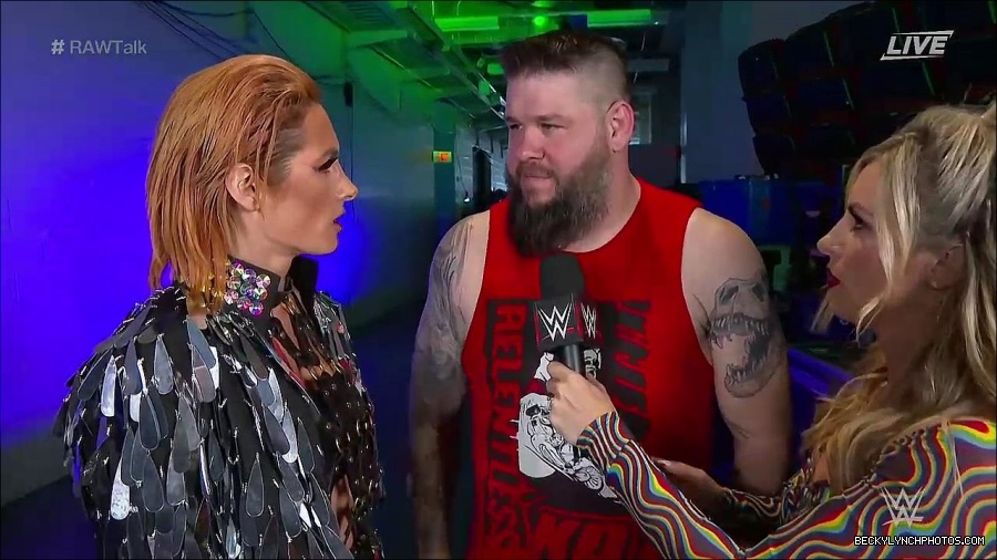 WWE_Raw_Talk_2022_05_30_720p_WEB_h264-HEEL_mp4_000892188.jpg
