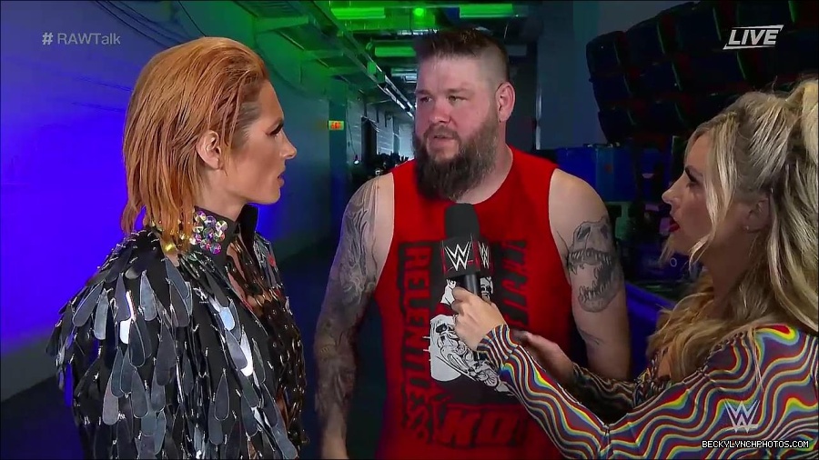 WWE_Raw_Talk_2022_05_30_720p_WEB_h264-HEEL_mp4_000893388.jpg