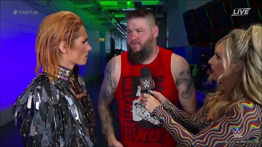 WWE_Raw_Talk_2022_05_30_720p_WEB_h264-HEEL_mp4_000893788.jpg