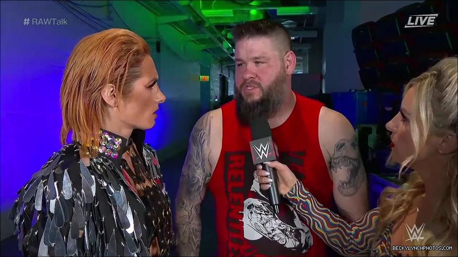 WWE_Raw_Talk_2022_05_30_720p_WEB_h264-HEEL_mp4_000895388.jpg
