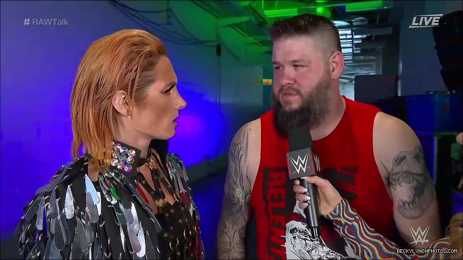 WWE_Raw_Talk_2022_05_30_720p_WEB_h264-HEEL_mp4_000896188.jpg