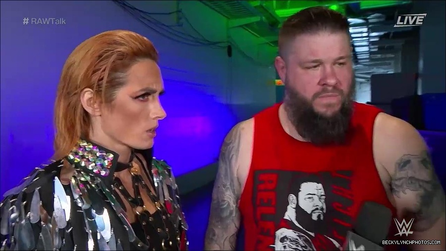 WWE_Raw_Talk_2022_05_30_720p_WEB_h264-HEEL_mp4_000897788.jpg