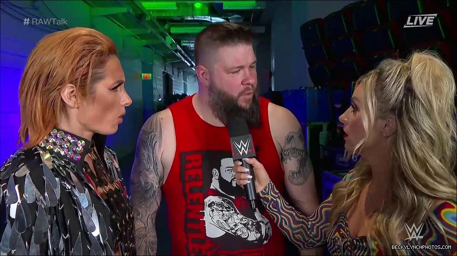 WWE_Raw_Talk_2022_05_30_720p_WEB_h264-HEEL_mp4_000899788.jpg