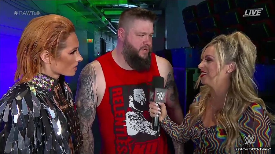 WWE_Raw_Talk_2022_05_30_720p_WEB_h264-HEEL_mp4_000905788.jpg