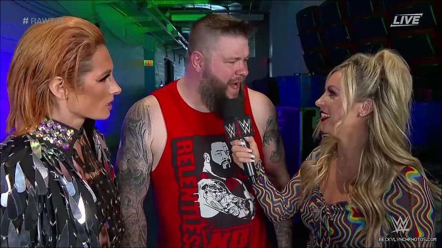WWE_Raw_Talk_2022_05_30_720p_WEB_h264-HEEL_mp4_000906588.jpg