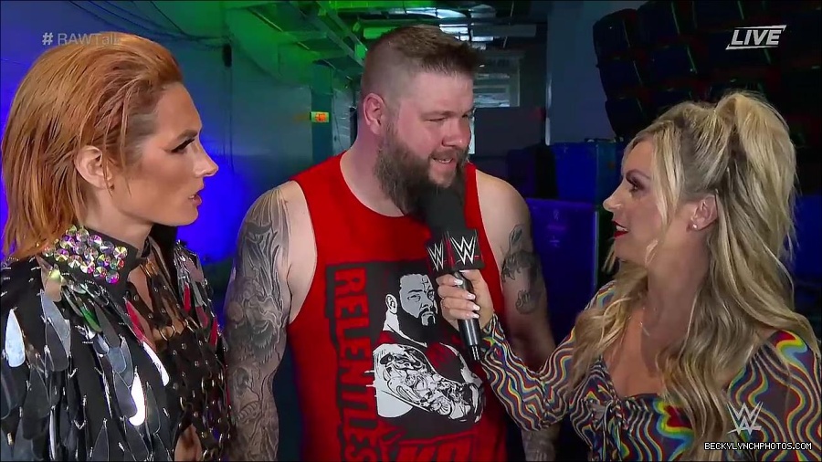 WWE_Raw_Talk_2022_05_30_720p_WEB_h264-HEEL_mp4_000906988.jpg