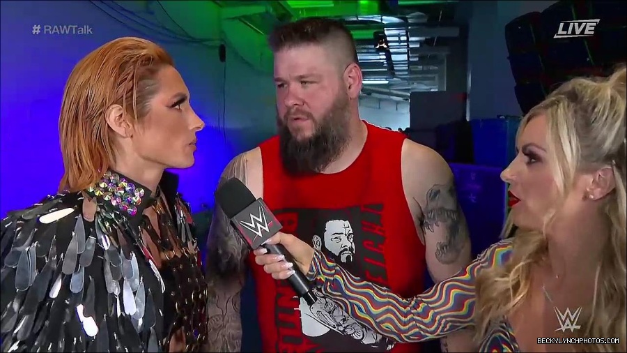 WWE_Raw_Talk_2022_05_30_720p_WEB_h264-HEEL_mp4_000910188.jpg