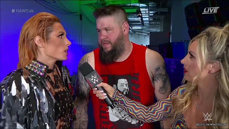 WWE_Raw_Talk_2022_05_30_720p_WEB_h264-HEEL_mp4_000910988.jpg