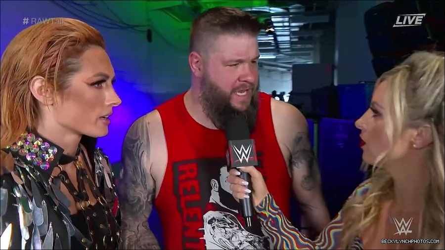 WWE_Raw_Talk_2022_05_30_720p_WEB_h264-HEEL_mp4_000918188.jpg