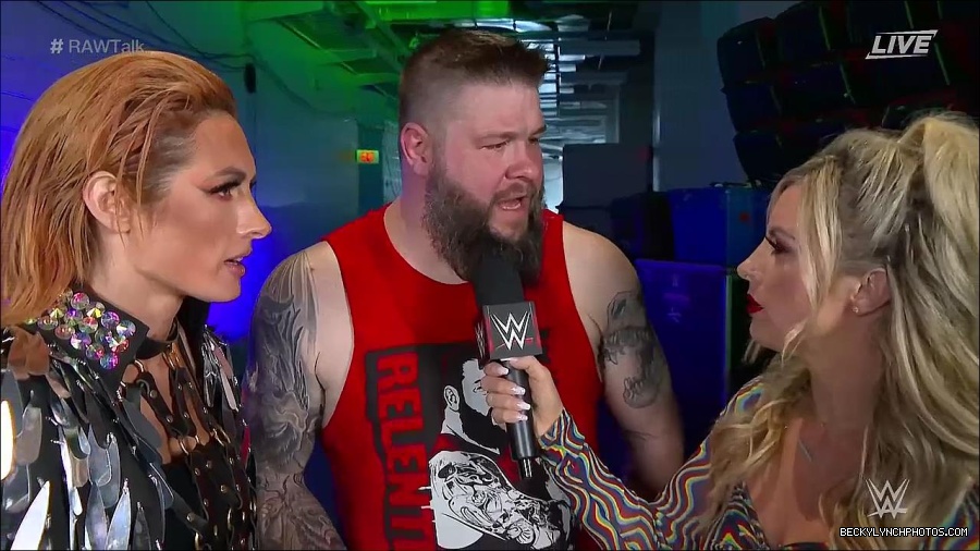 WWE_Raw_Talk_2022_05_30_720p_WEB_h264-HEEL_mp4_000918588.jpg
