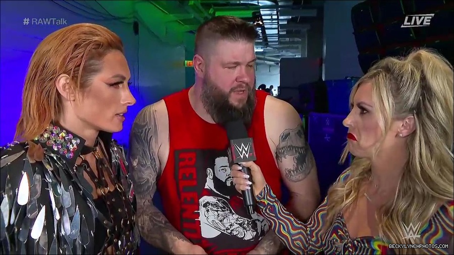 WWE_Raw_Talk_2022_05_30_720p_WEB_h264-HEEL_mp4_000919788.jpg