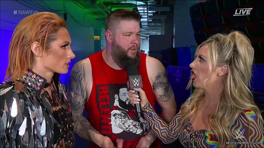 WWE_Raw_Talk_2022_05_30_720p_WEB_h264-HEEL_mp4_000920988.jpg