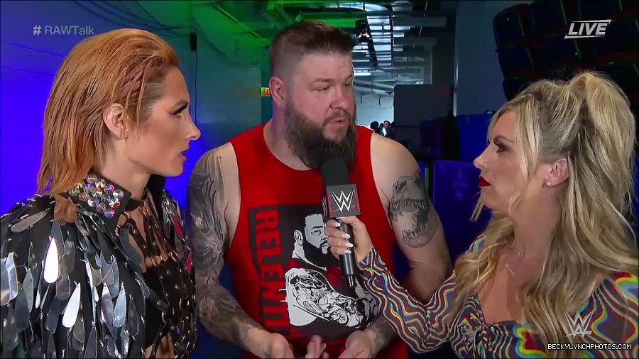 WWE_Raw_Talk_2022_05_30_720p_WEB_h264-HEEL_mp4_000922988.jpg