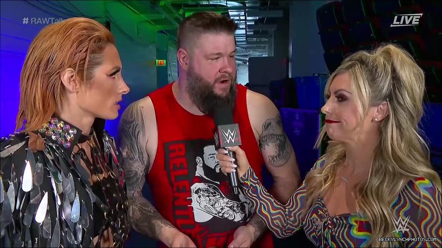 WWE_Raw_Talk_2022_05_30_720p_WEB_h264-HEEL_mp4_000924988.jpg