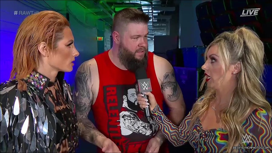 WWE_Raw_Talk_2022_05_30_720p_WEB_h264-HEEL_mp4_000926588.jpg