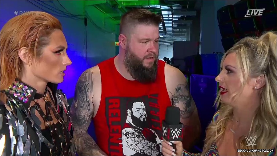 WWE_Raw_Talk_2022_05_30_720p_WEB_h264-HEEL_mp4_000928588.jpg