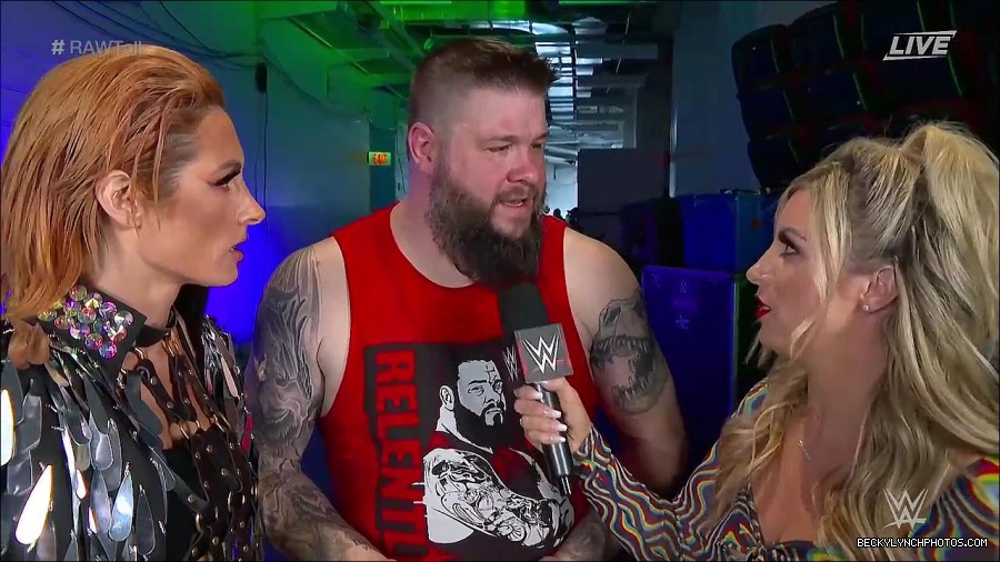 WWE_Raw_Talk_2022_05_30_720p_WEB_h264-HEEL_mp4_000929388.jpg
