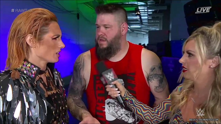 WWE_Raw_Talk_2022_05_30_720p_WEB_h264-HEEL_mp4_000931788.jpg
