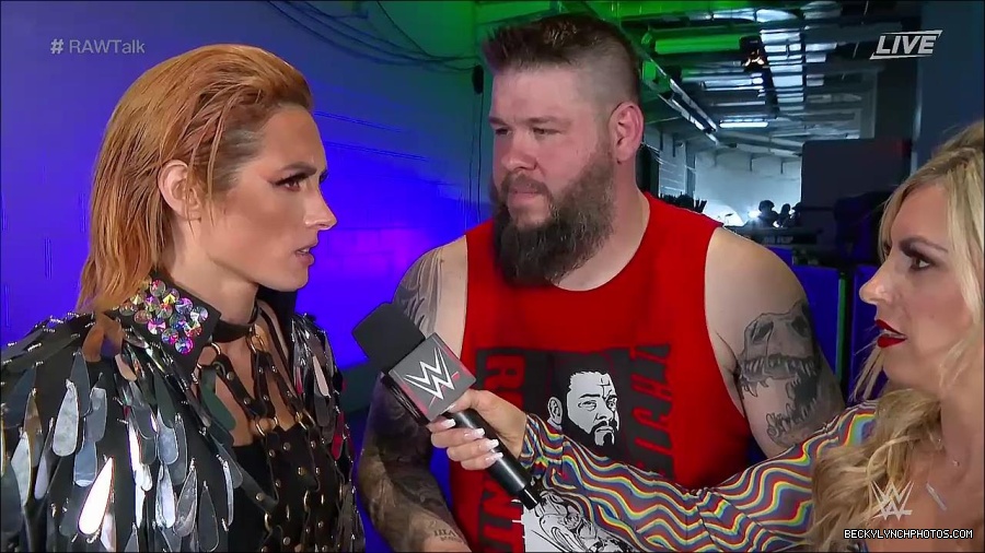 WWE_Raw_Talk_2022_05_30_720p_WEB_h264-HEEL_mp4_000932588.jpg