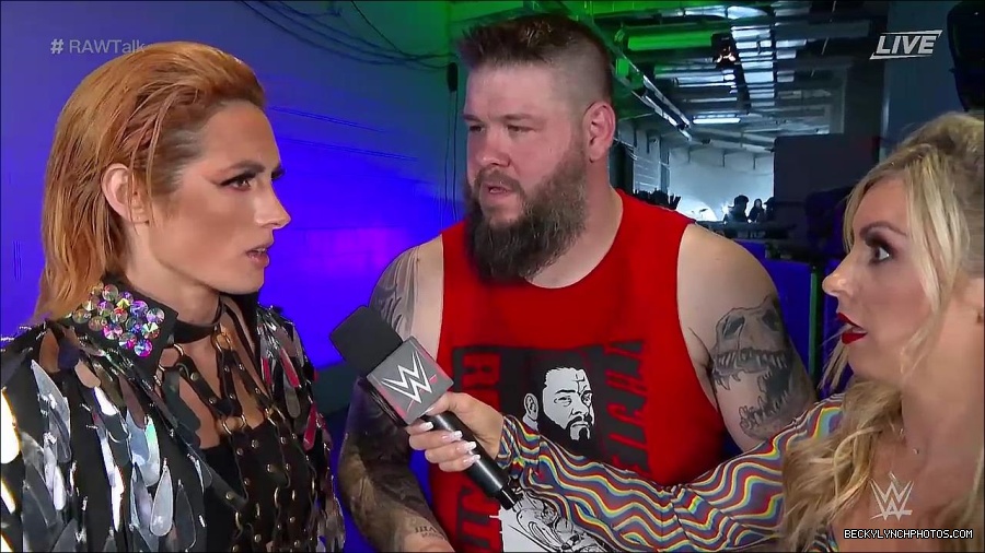 WWE_Raw_Talk_2022_05_30_720p_WEB_h264-HEEL_mp4_000933388.jpg