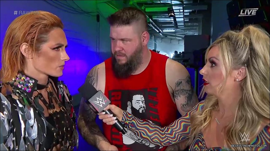 WWE_Raw_Talk_2022_05_30_720p_WEB_h264-HEEL_mp4_000935388.jpg