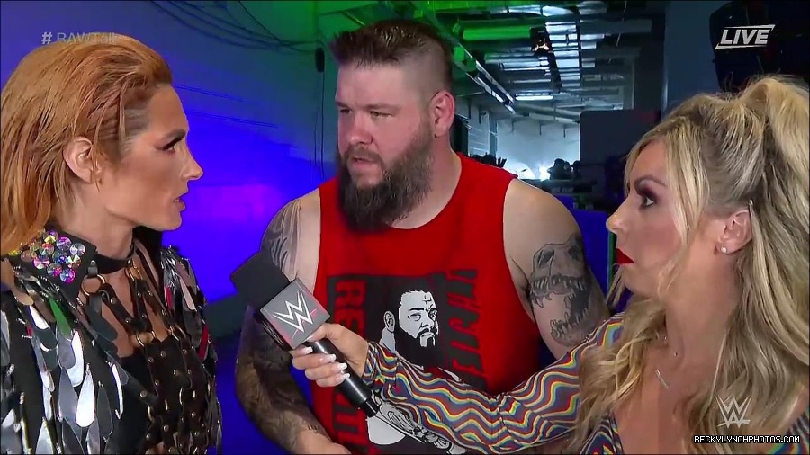 WWE_Raw_Talk_2022_05_30_720p_WEB_h264-HEEL_mp4_000935788.jpg