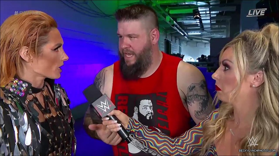 WWE_Raw_Talk_2022_05_30_720p_WEB_h264-HEEL_mp4_000936188.jpg
