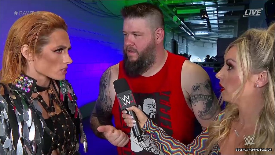WWE_Raw_Talk_2022_05_30_720p_WEB_h264-HEEL_mp4_000936988.jpg