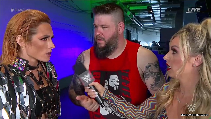 WWE_Raw_Talk_2022_05_30_720p_WEB_h264-HEEL_mp4_000937388.jpg