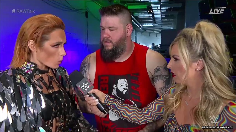 WWE_Raw_Talk_2022_05_30_720p_WEB_h264-HEEL_mp4_000938588.jpg