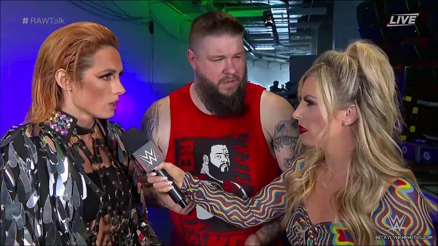 WWE_Raw_Talk_2022_05_30_720p_WEB_h264-HEEL_mp4_000939388.jpg