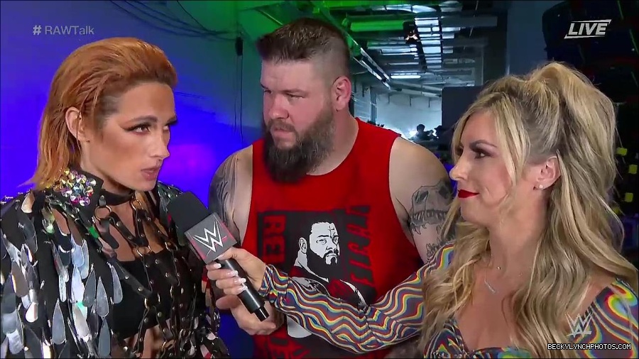 WWE_Raw_Talk_2022_05_30_720p_WEB_h264-HEEL_mp4_000941388.jpg