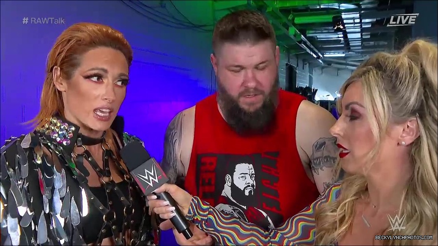WWE_Raw_Talk_2022_05_30_720p_WEB_h264-HEEL_mp4_000942988.jpg