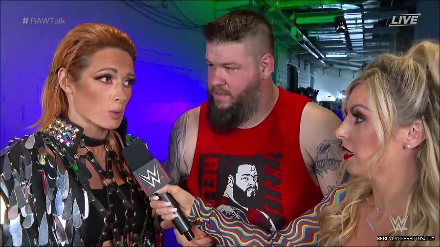 WWE_Raw_Talk_2022_05_30_720p_WEB_h264-HEEL_mp4_000943388.jpg