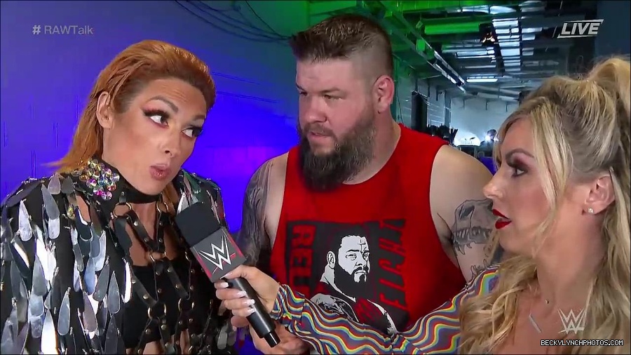 WWE_Raw_Talk_2022_05_30_720p_WEB_h264-HEEL_mp4_000943788.jpg