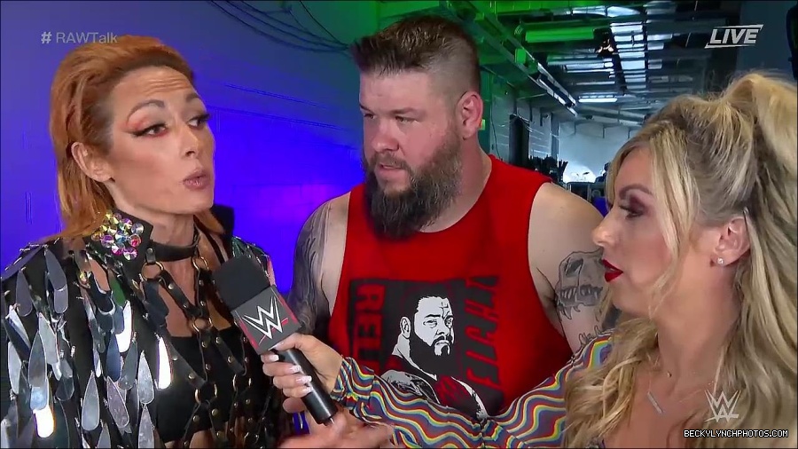 WWE_Raw_Talk_2022_05_30_720p_WEB_h264-HEEL_mp4_000944988.jpg
