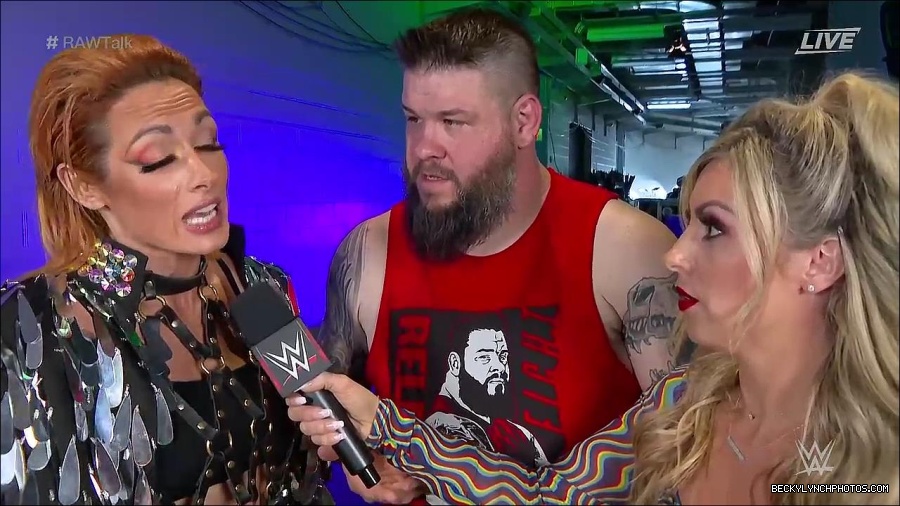 WWE_Raw_Talk_2022_05_30_720p_WEB_h264-HEEL_mp4_000945388.jpg