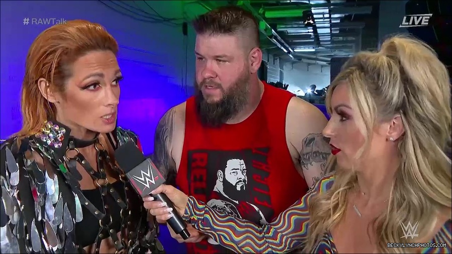 WWE_Raw_Talk_2022_05_30_720p_WEB_h264-HEEL_mp4_000946588.jpg