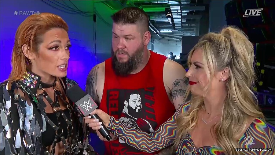 WWE_Raw_Talk_2022_05_30_720p_WEB_h264-HEEL_mp4_000948588.jpg