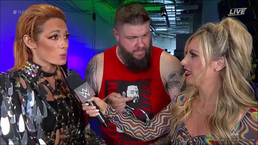 WWE_Raw_Talk_2022_05_30_720p_WEB_h264-HEEL_mp4_000949388.jpg