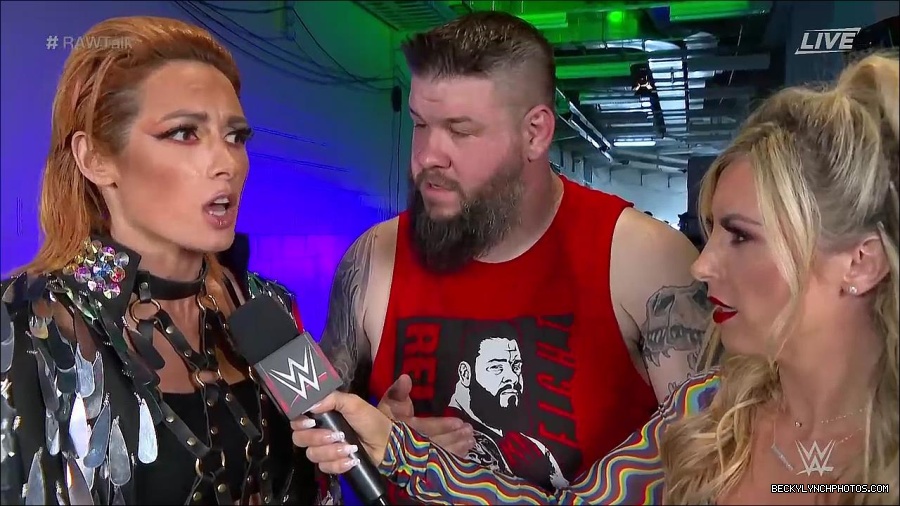 WWE_Raw_Talk_2022_05_30_720p_WEB_h264-HEEL_mp4_000950988.jpg