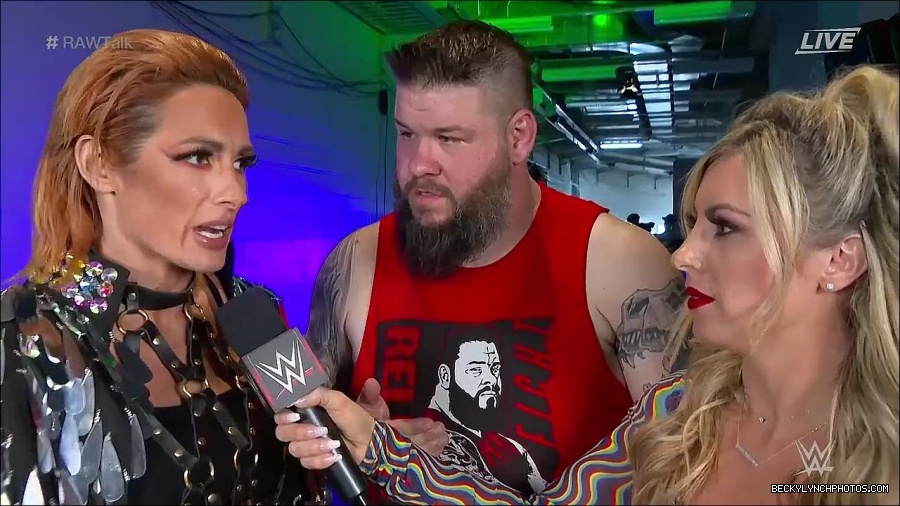 WWE_Raw_Talk_2022_05_30_720p_WEB_h264-HEEL_mp4_000952588.jpg