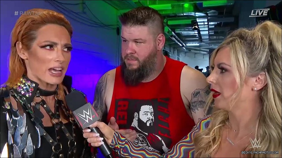 WWE_Raw_Talk_2022_05_30_720p_WEB_h264-HEEL_mp4_000952988.jpg