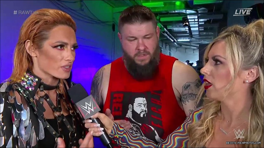 WWE_Raw_Talk_2022_05_30_720p_WEB_h264-HEEL_mp4_000953788.jpg