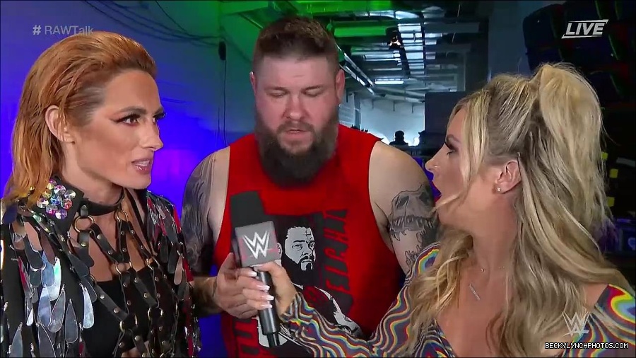 WWE_Raw_Talk_2022_05_30_720p_WEB_h264-HEEL_mp4_000954988.jpg