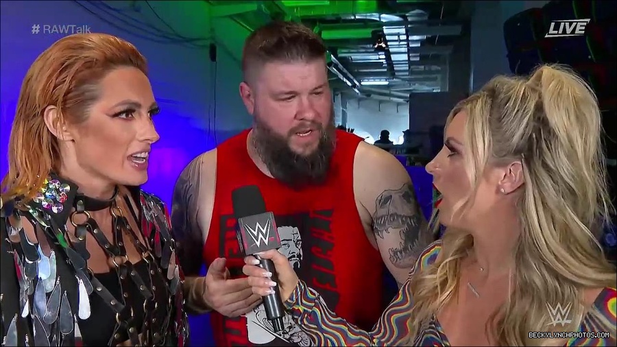WWE_Raw_Talk_2022_05_30_720p_WEB_h264-HEEL_mp4_000955388.jpg