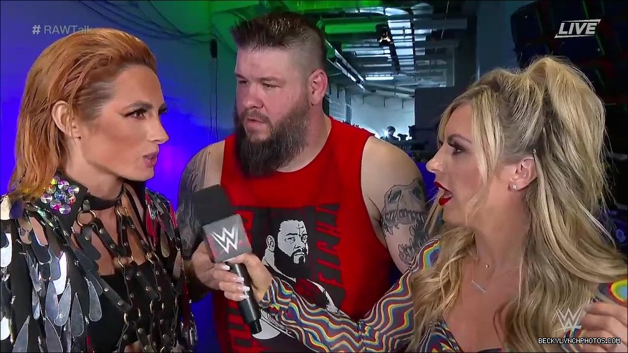 WWE_Raw_Talk_2022_05_30_720p_WEB_h264-HEEL_mp4_000956988.jpg