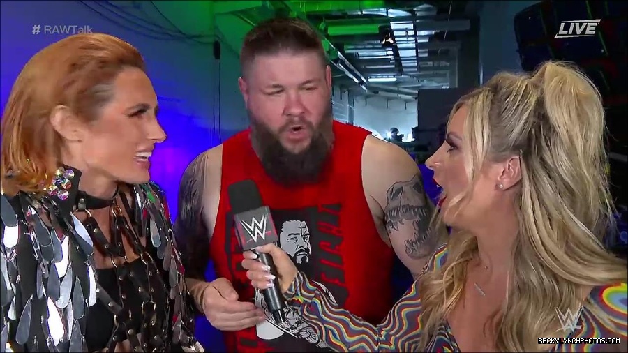 WWE_Raw_Talk_2022_05_30_720p_WEB_h264-HEEL_mp4_000957788.jpg